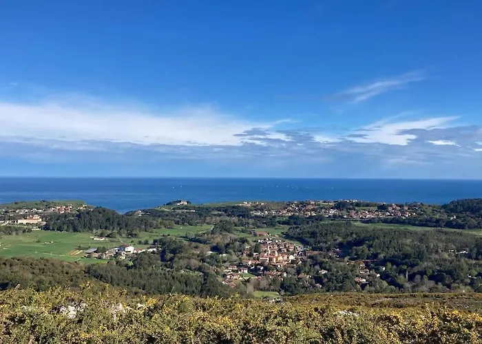 El Balcon De Comillas, Con Jardin *