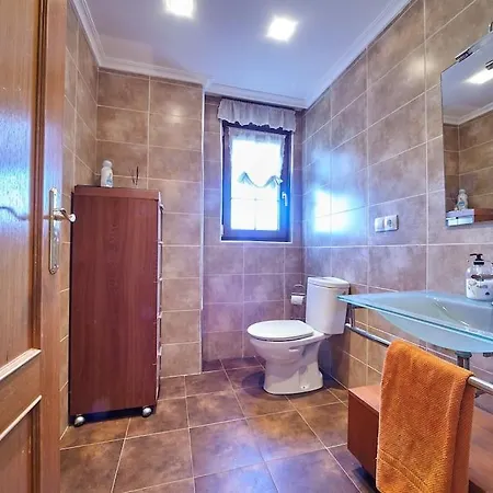 El Balcón De Comillas, Con Jardín *